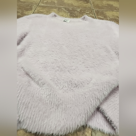 Like New Light Purple Sunday Best Fuzzy Cropped Pullover Sweater - Picture 6 of 13